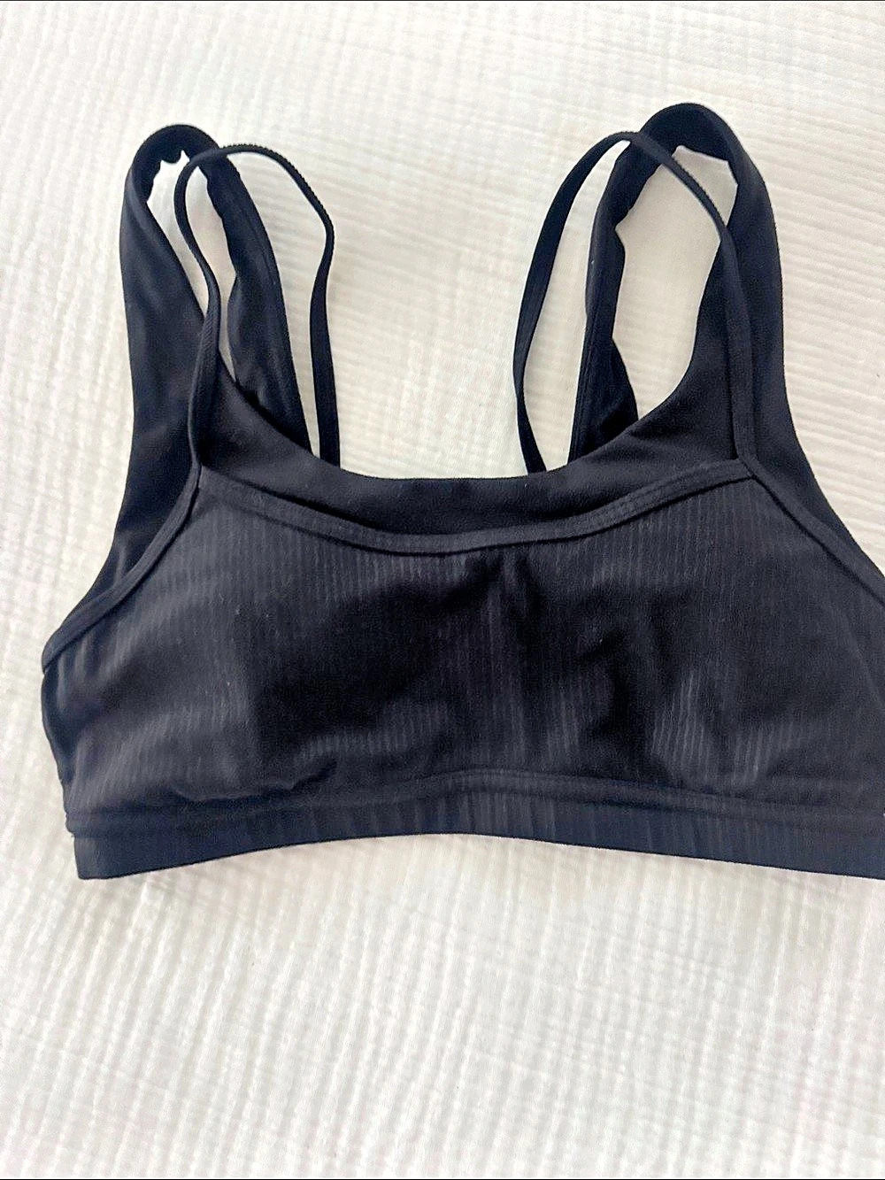 lululemon  Ribbed  Bra Black Sports Bra Size 6